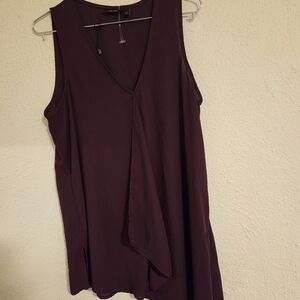 Elegant Sleeveless V-Neck Top in Deep Purple